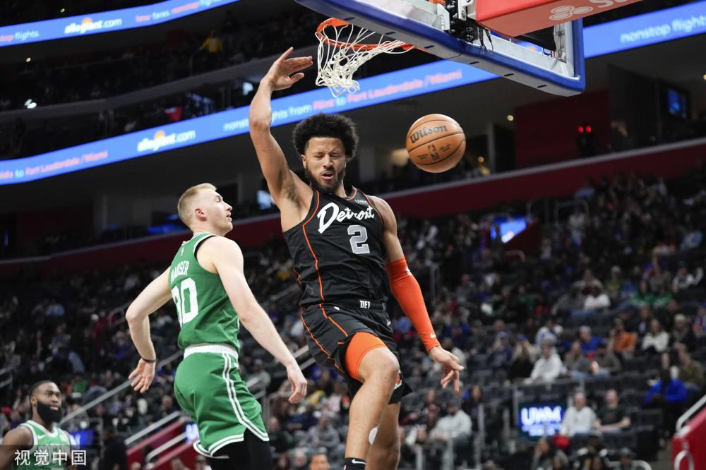 来越多的足 来越多的足